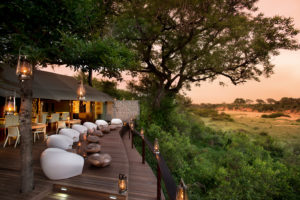 Südafrika > Ngala Tented Camp > Hauptbereich von Aussen
